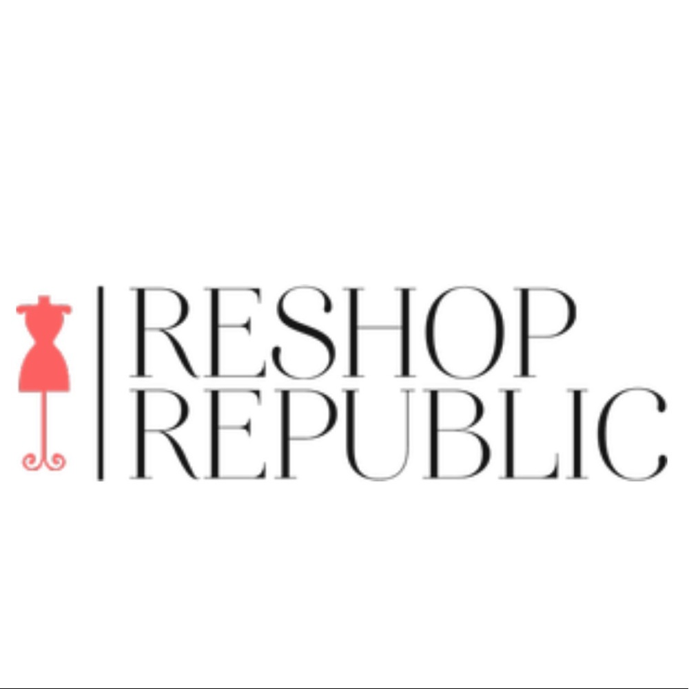 ⭐️TOP RATED SELLER ⭐️Meet your Posher, Stephanie